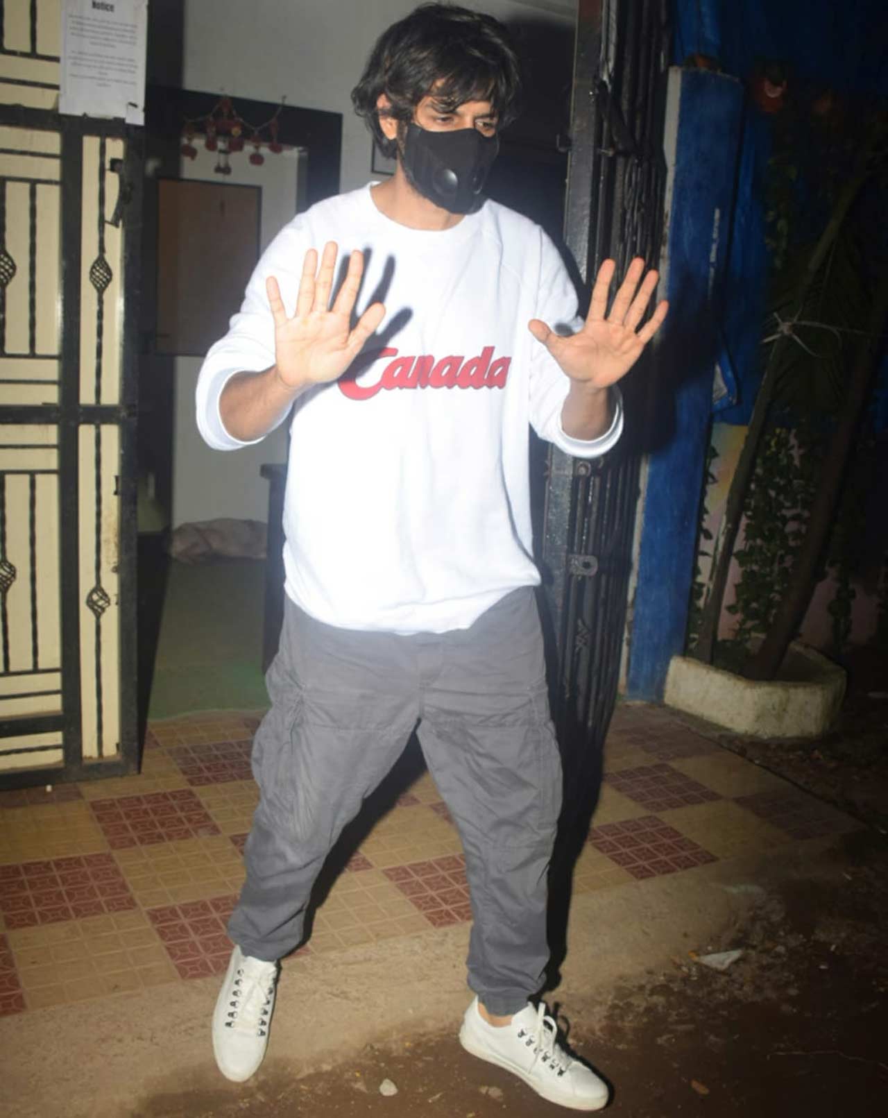 Dhamaka actor Kartik Aaryan was also snapped in Mumbai. On the other hand, he also has 'Satyanarayan Ki Katha' which is all set to go on floors towards the end of this year.