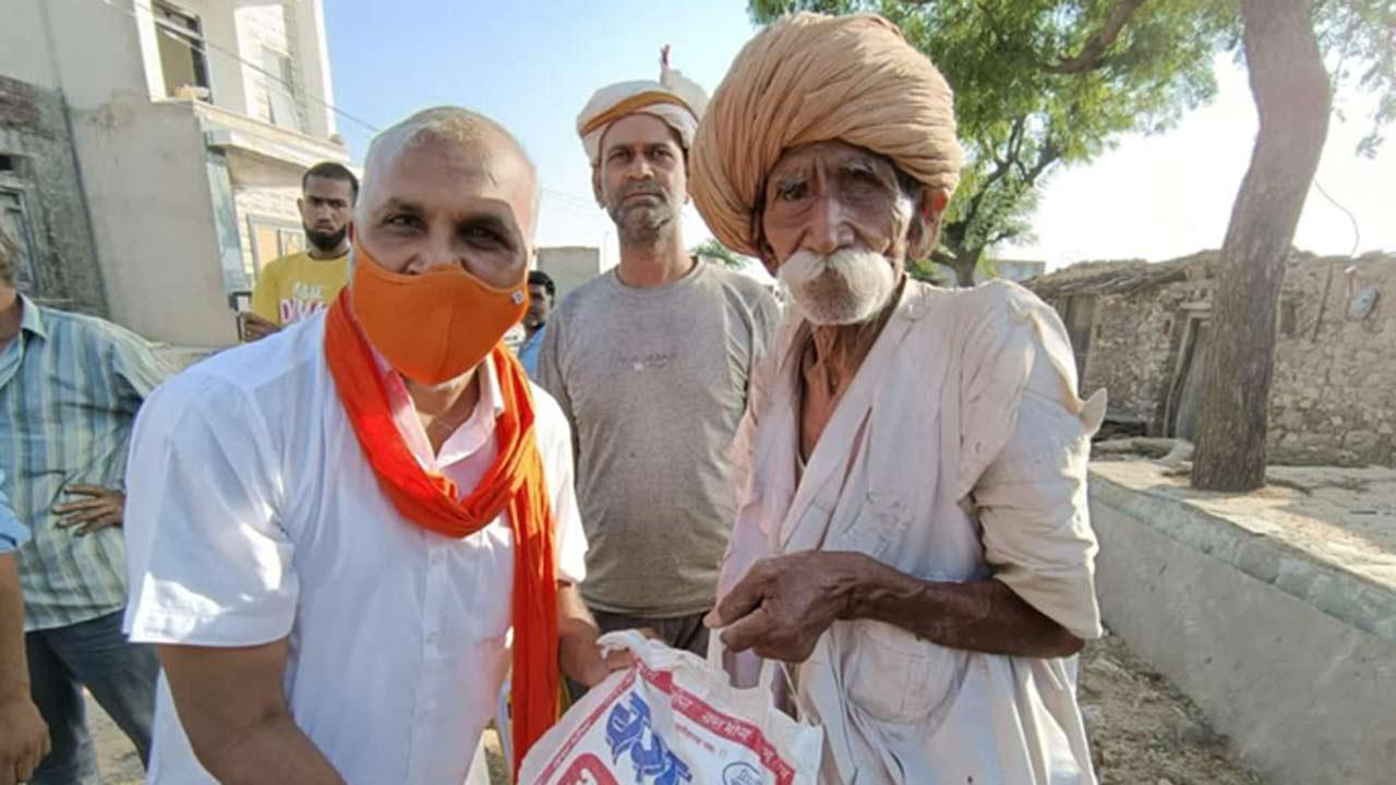 Here's how social worker Ladulal Pitliya has helped people during the pandemic