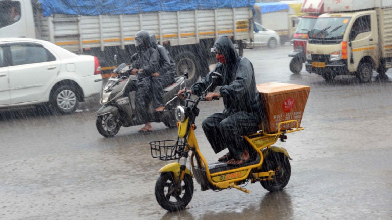Easing of restrictions likely in 25 Maharashtra districts including Mumbai: Govt
