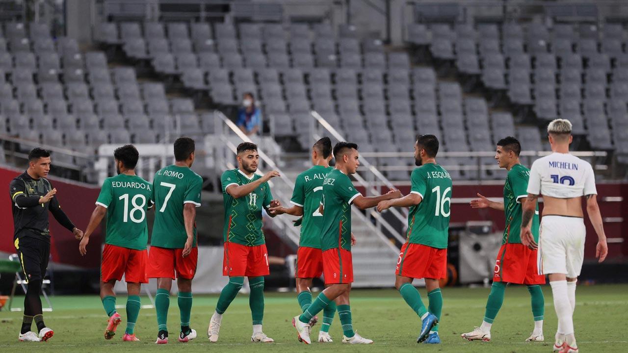 Mexico beat France 4-1; Brazil rout Germany 4-2