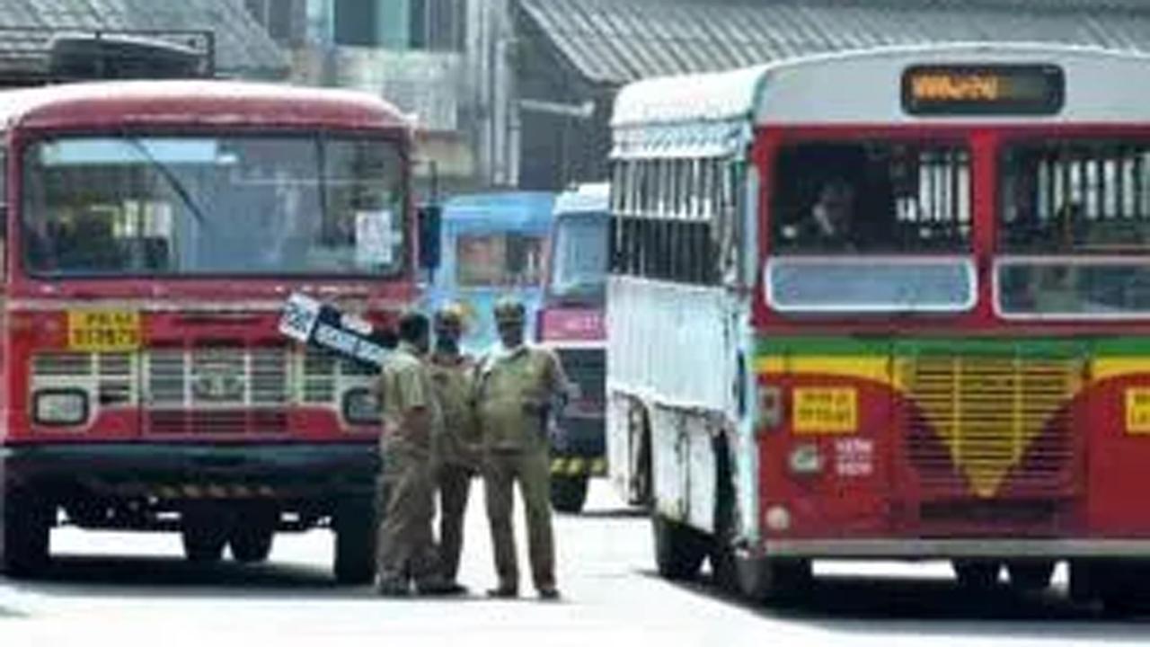 MSRTC driver and conductor attack elderly couple at bus depot, suspended