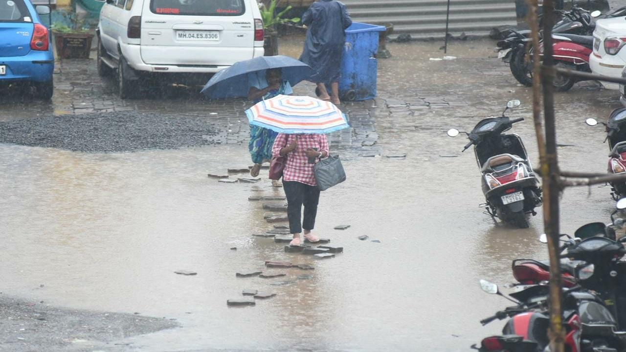 Rain lashes Mumbai and Thane; IMD predicts more showers