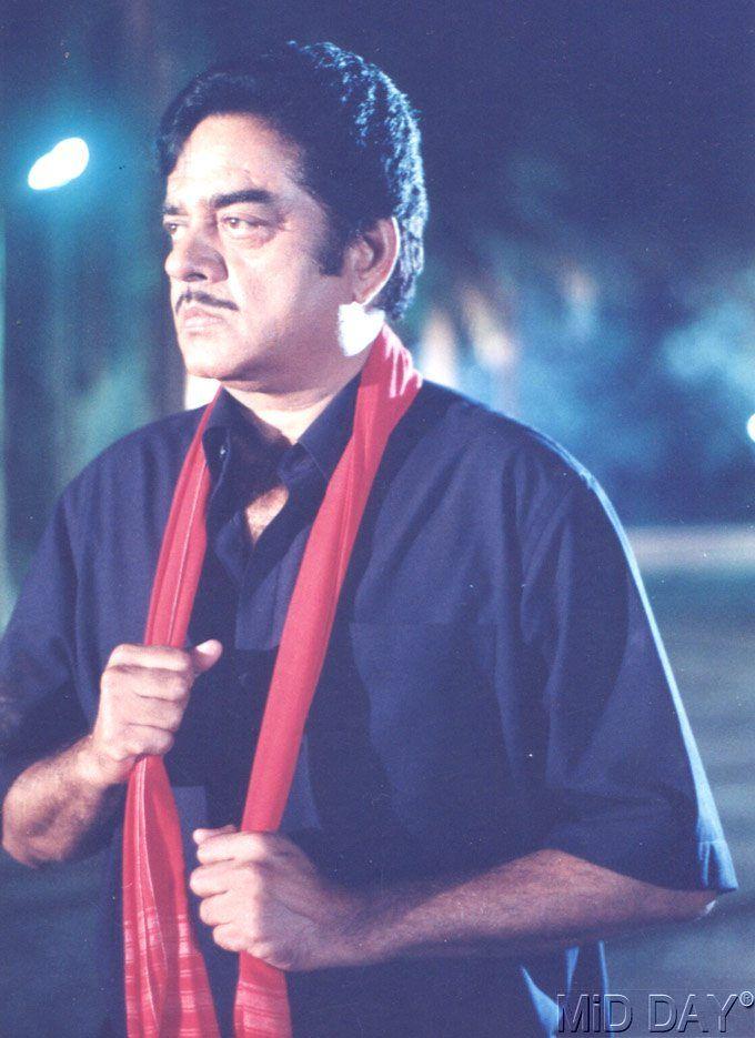 hatrughan Sinha is considered as one of the most unconventional actors in Hindi cinema along with Ajay Devgn, Amitabh Bachchan, Irrfan Khan, Rajinikanth, Shah Rukh Khan, and Suniel Shetty