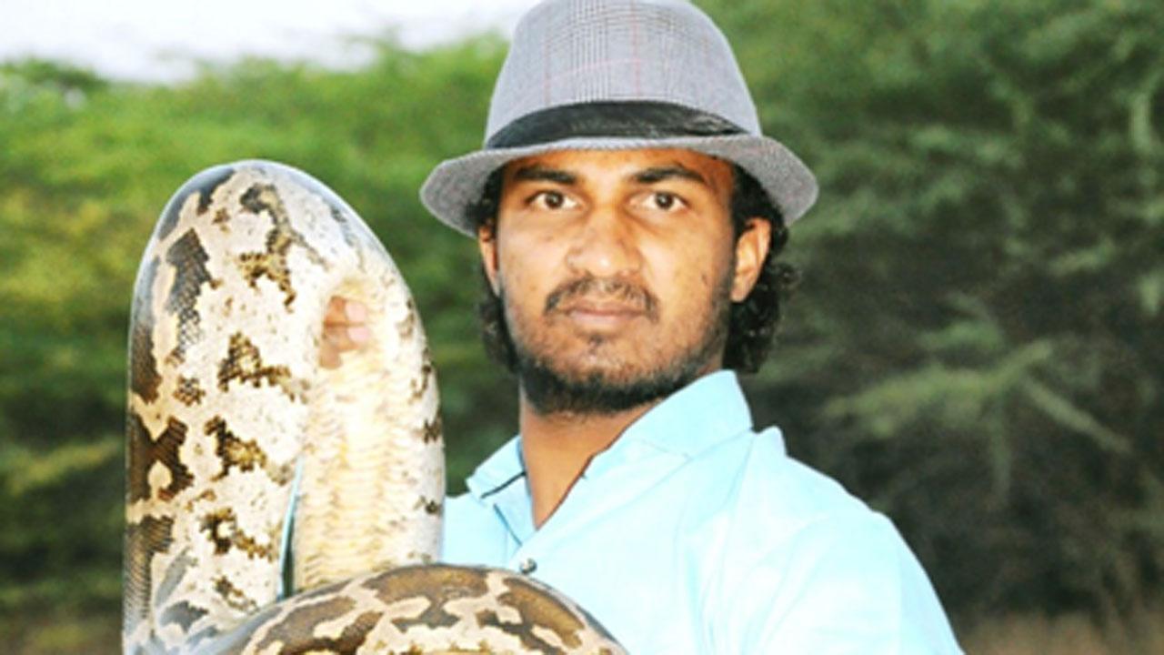 Akash Jadhav, The ‘SarpMitra’ From Ahmed Nagar Has Rescued More Than 300 Species Of Animals 