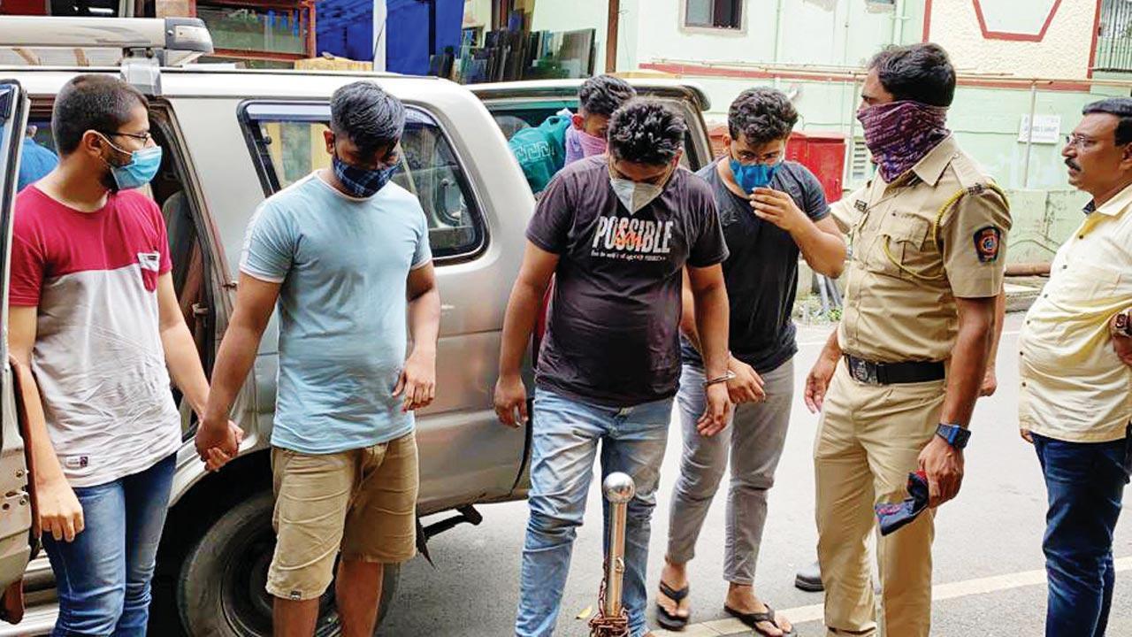 Cop sends son undercover as sweeper to bust call centre 