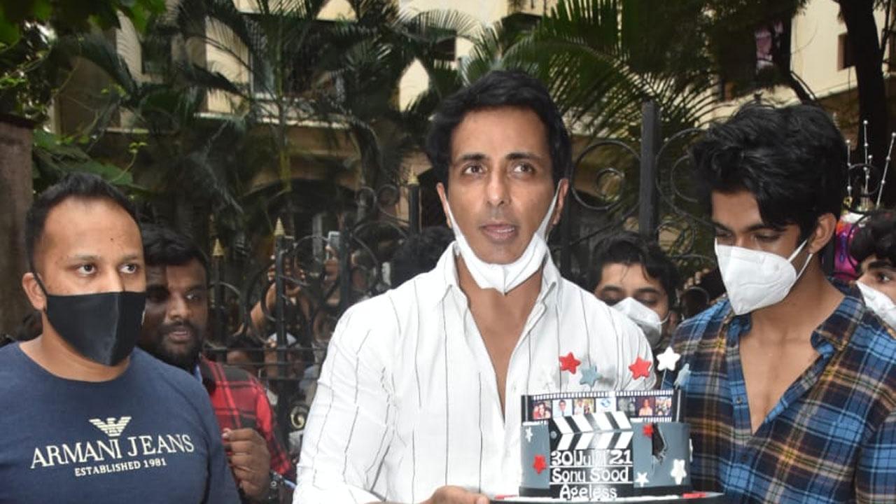 Sonu Sood’s memorable birthday celebrations with fans and media 