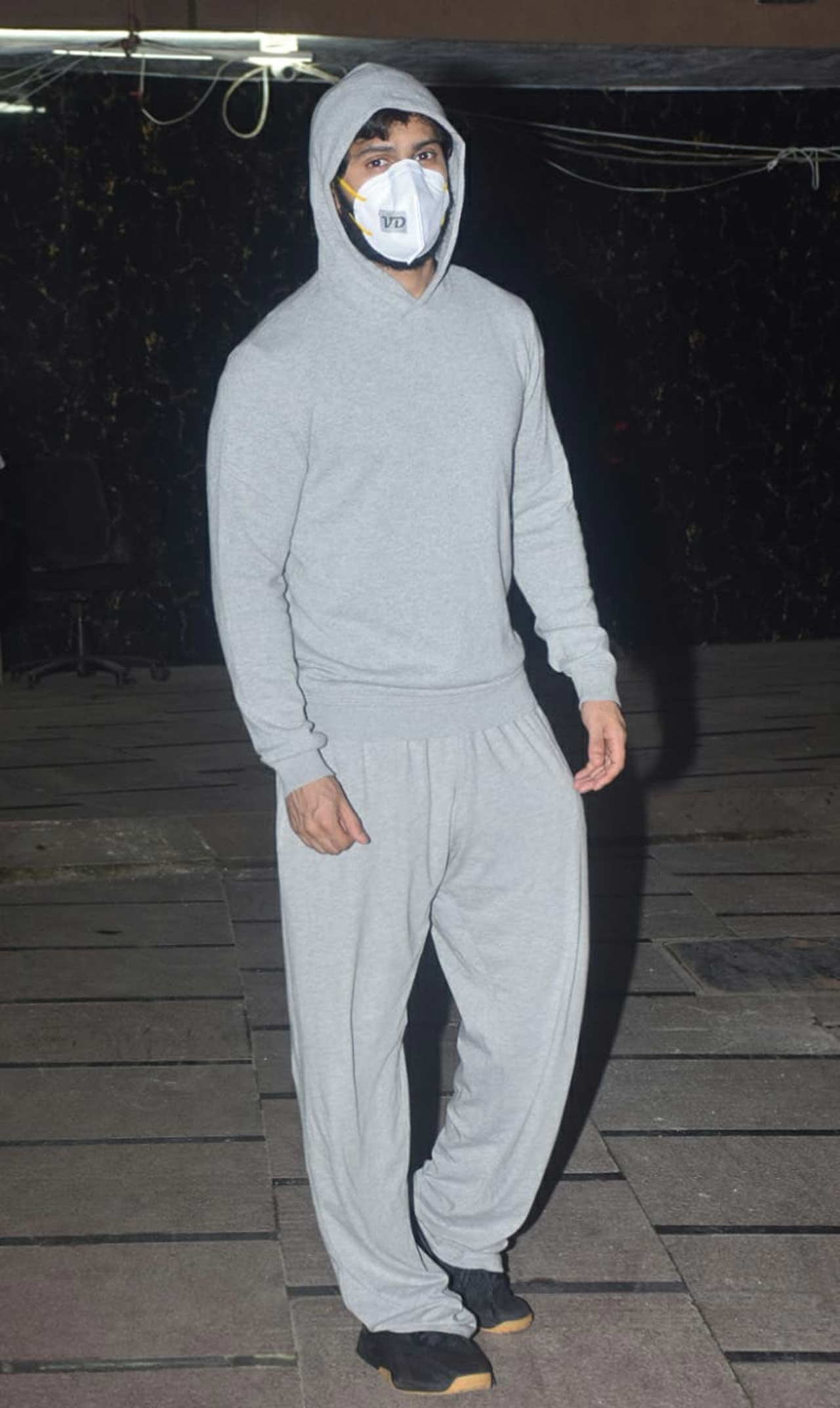 Varun, who will be seen in the film 'Jug Jugg Jeeyo', also starring Anil Kapoor, Neetu Kapoor and Kiara Advani, was snapped in Mumbai. He will also be seen in the supernatural thriller 'Bhediya'. Directed by Amar Kaushik and penned by Niren Bhatt, the film also stars Kriti Sanon and Deepak Dobriyal and is slated to hit the screens on April 14, 2022.