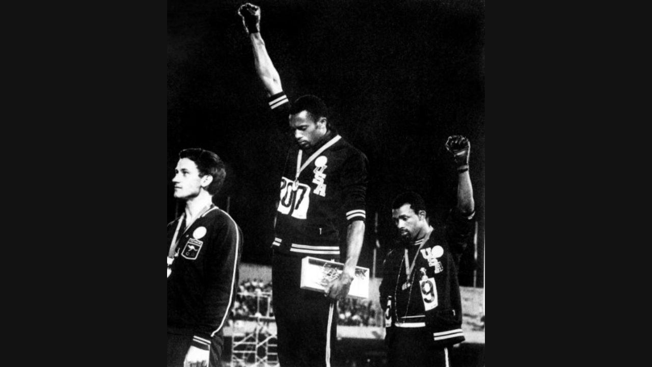 At the 1968 Olympics in Mexico, two African-American athletes Tommie Smith and John Carlos raised their black-gloved fists while the national anthem was played during the award ceremony for the 200-metre race, where they had won gold and bronze medals respectively. It was to protest against the poor treatment of black people in their country. Photo: AFP