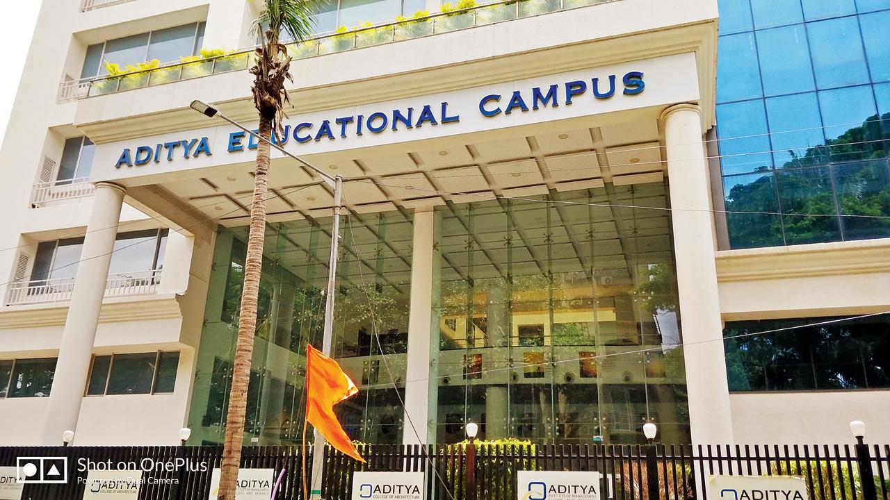 NESCO centre data entry official held for fake vaccination scam at Mumbai college