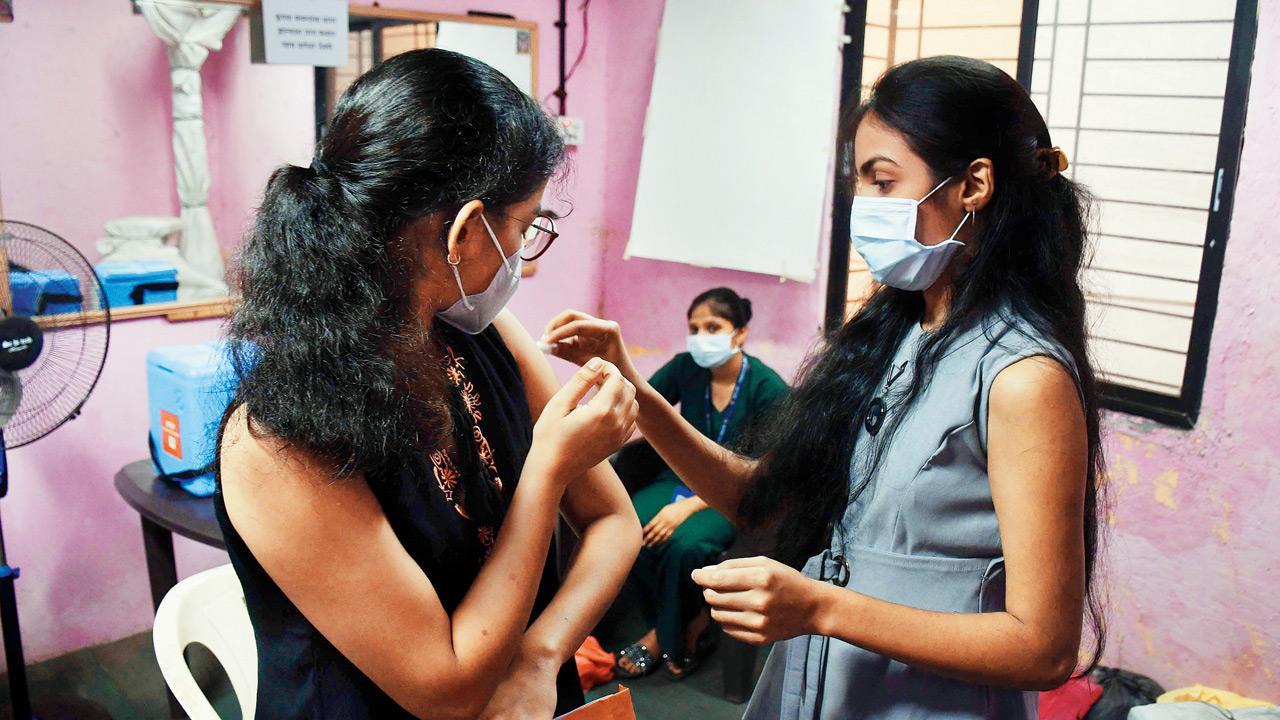 Covid-19: 830 new cases, deaths fall to 11 in Mumbai; Maharashtra count 10,000