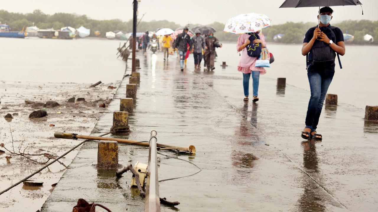 Fix dark, slippery Borivli jetty before a disaster strikes