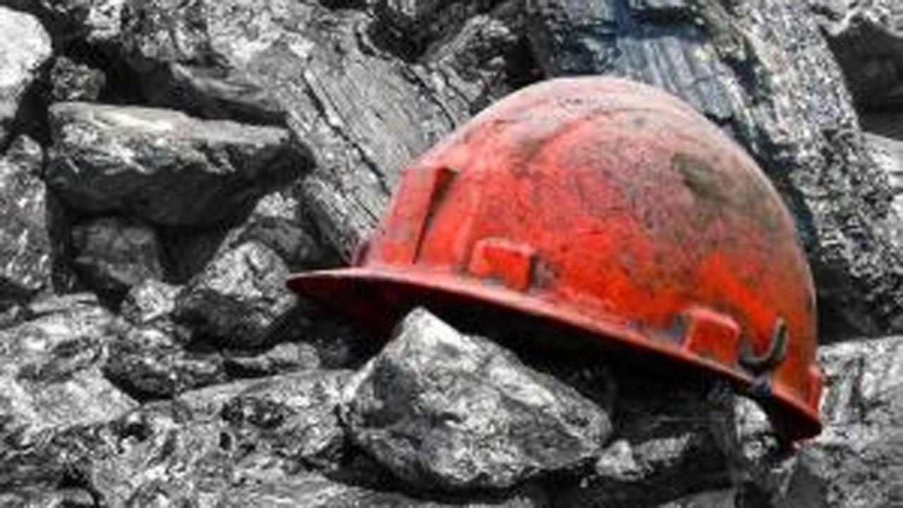 Meghalaya: Five miners trapped in coal mine