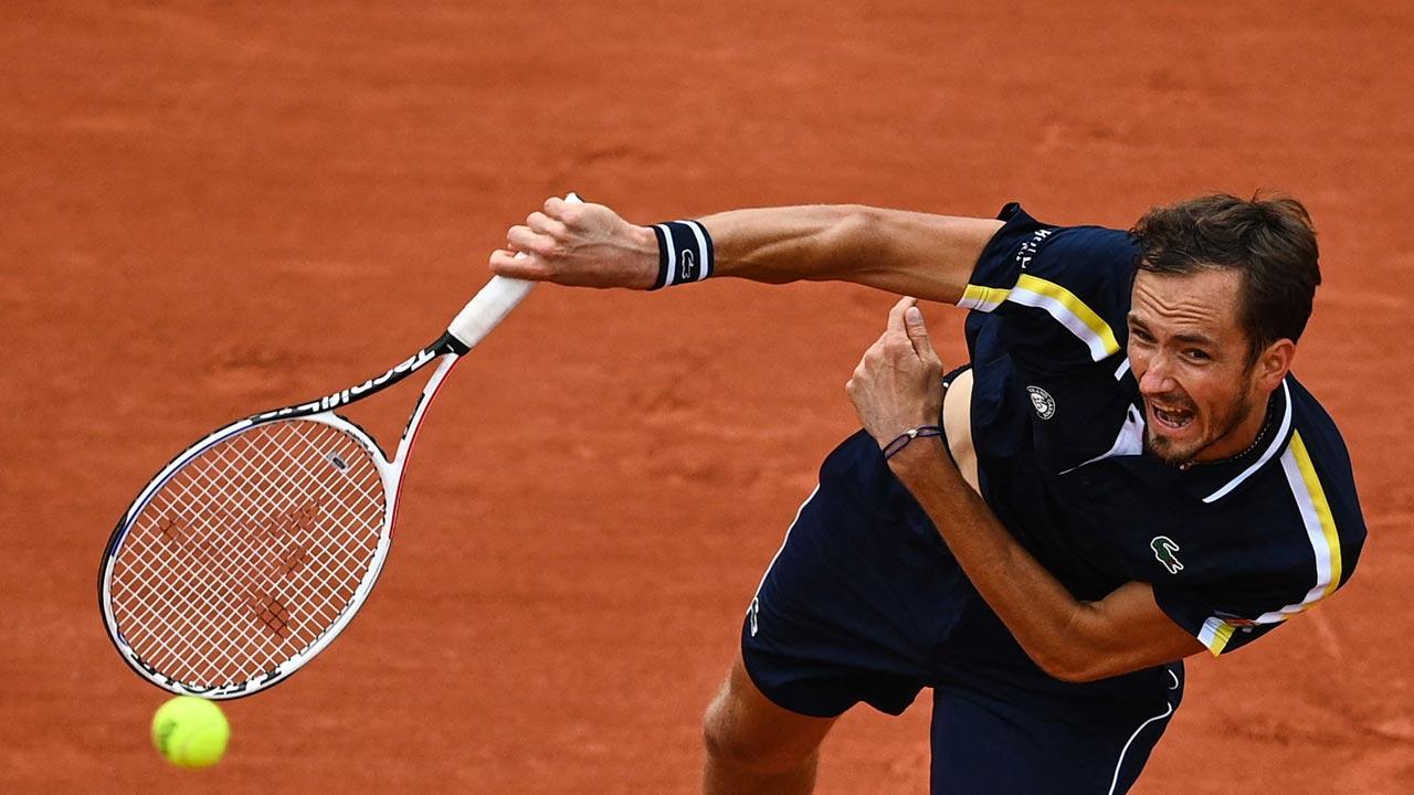 French Open: Daniil Medvede through