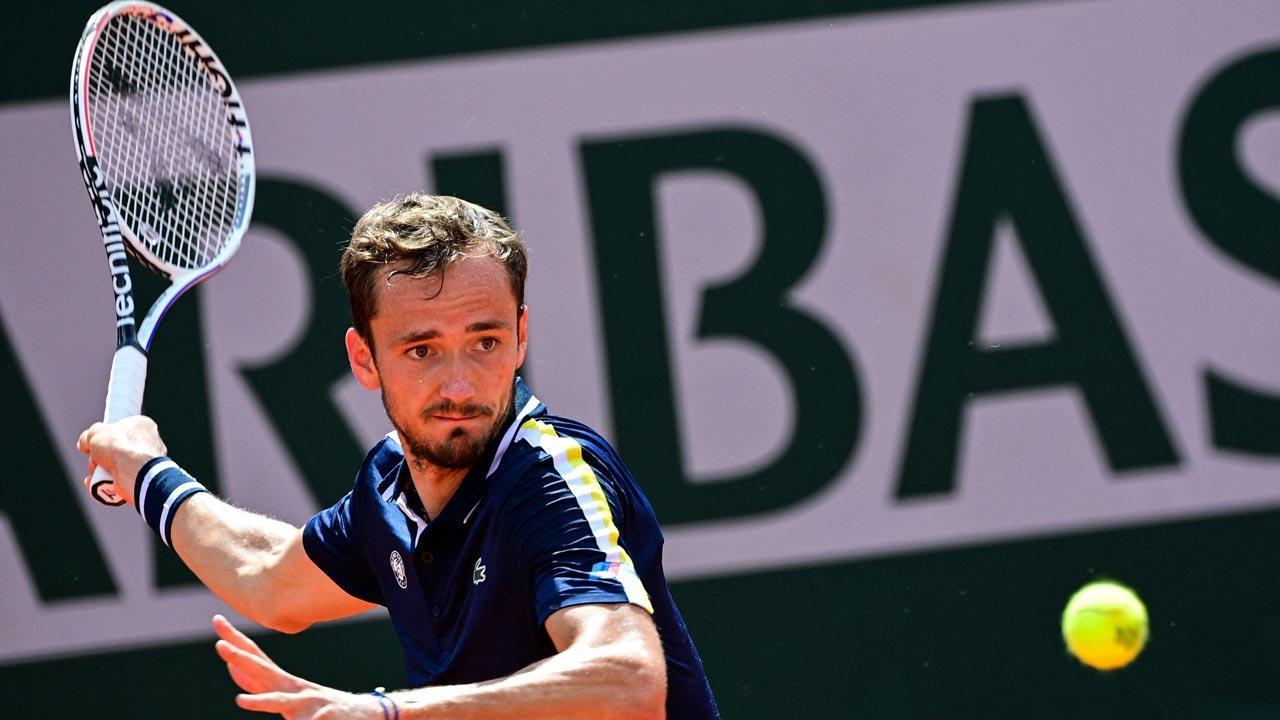 French Open: Daniil Medvedev to face Stefanos Tsitsipas in quarterfinals
