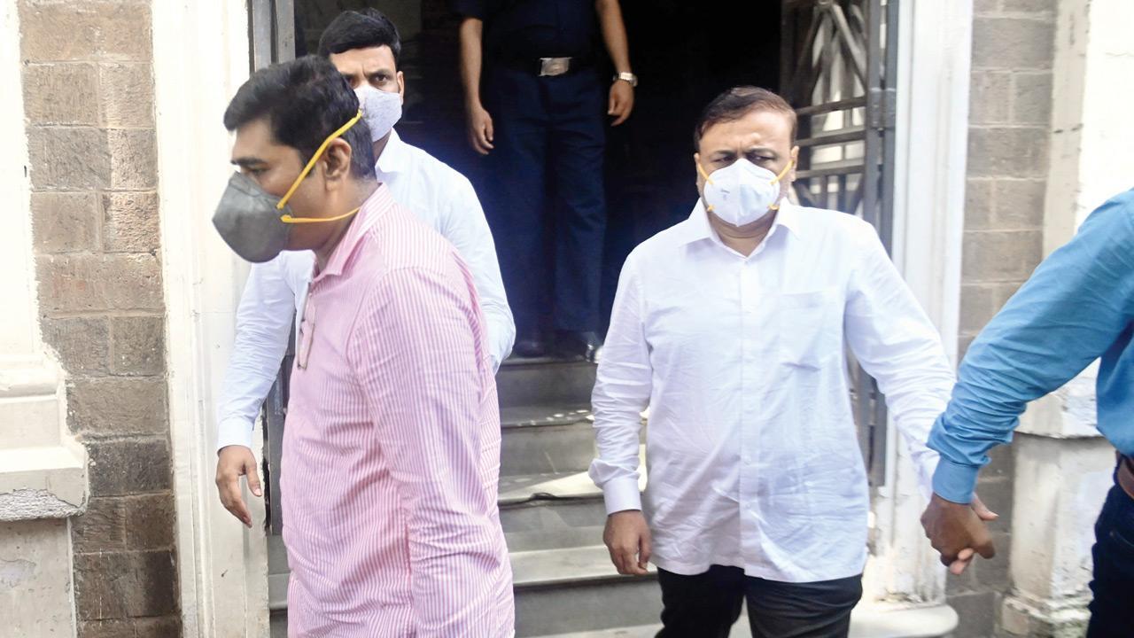 Anil Deshmukh’s personal secretary, assistant arrested by ED sleuths