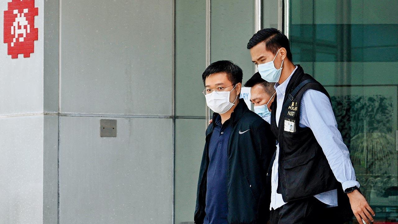 Editors of Hong Kong newspaper arrested under security law