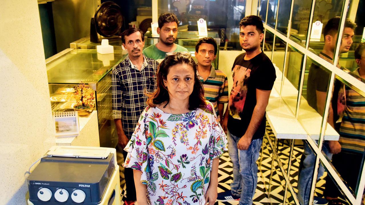 Mumbai: College canteen staffs rendered unemployed, forced to return home as pandemic rages on