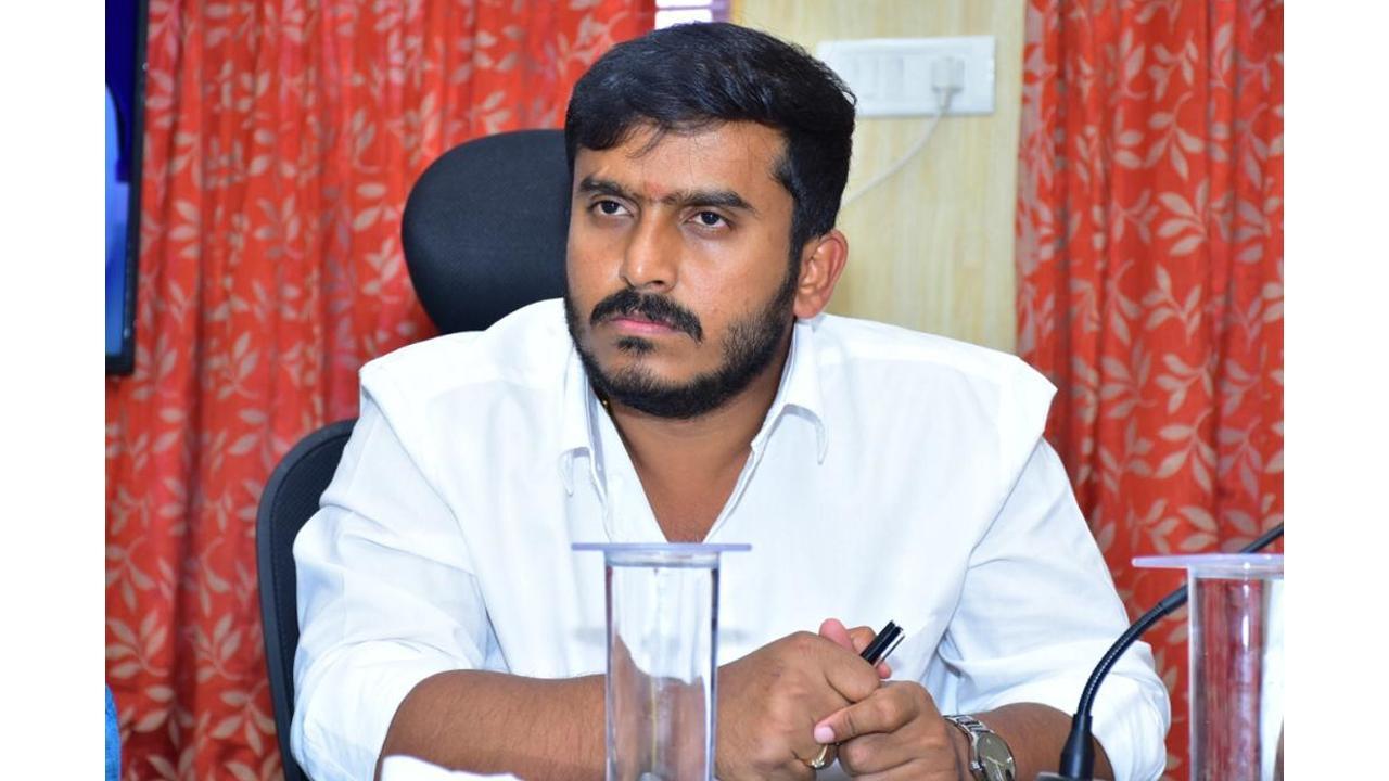Meet Harish Gowda who is functioning indefatigable to bring change in co-operative field