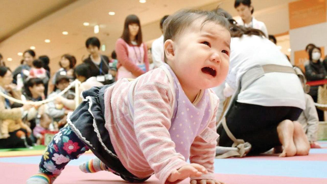 Number of newborn babies in Japan drops to record low