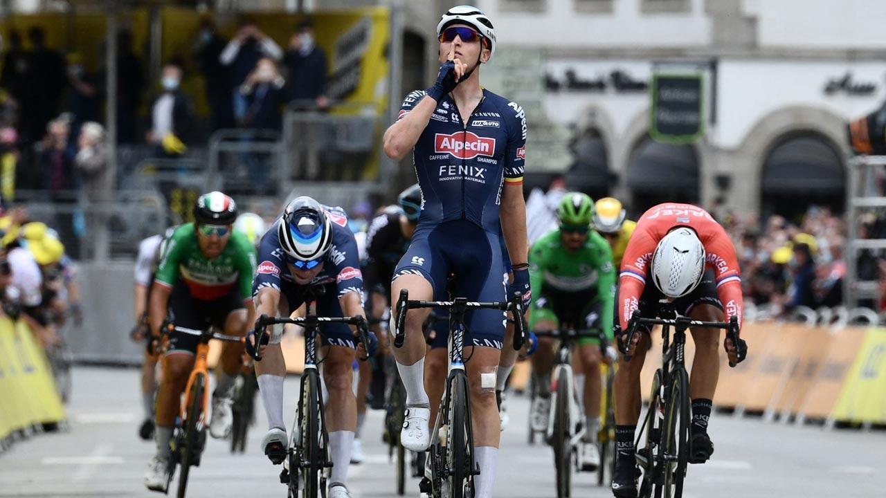 Cycling: Merlier wins crash-marred Stage 3