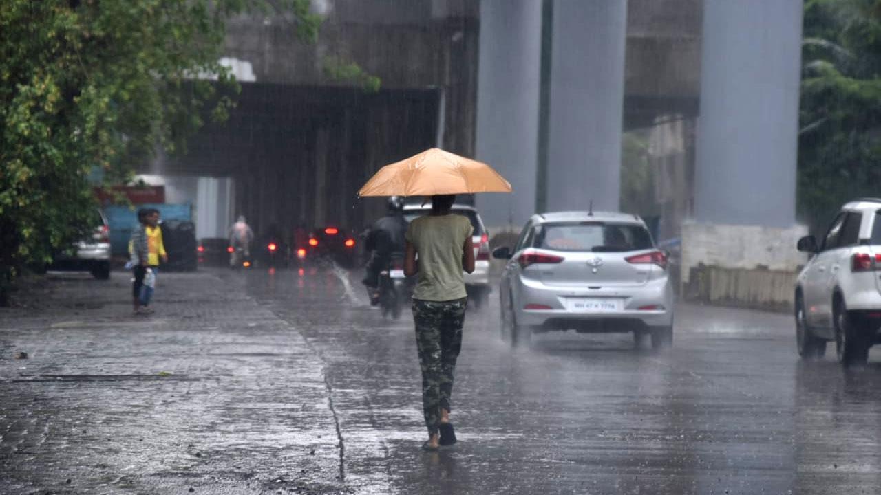 Mumbai rains: Downpour in many parts of the city, MeT department calls it pre-monsoon showers