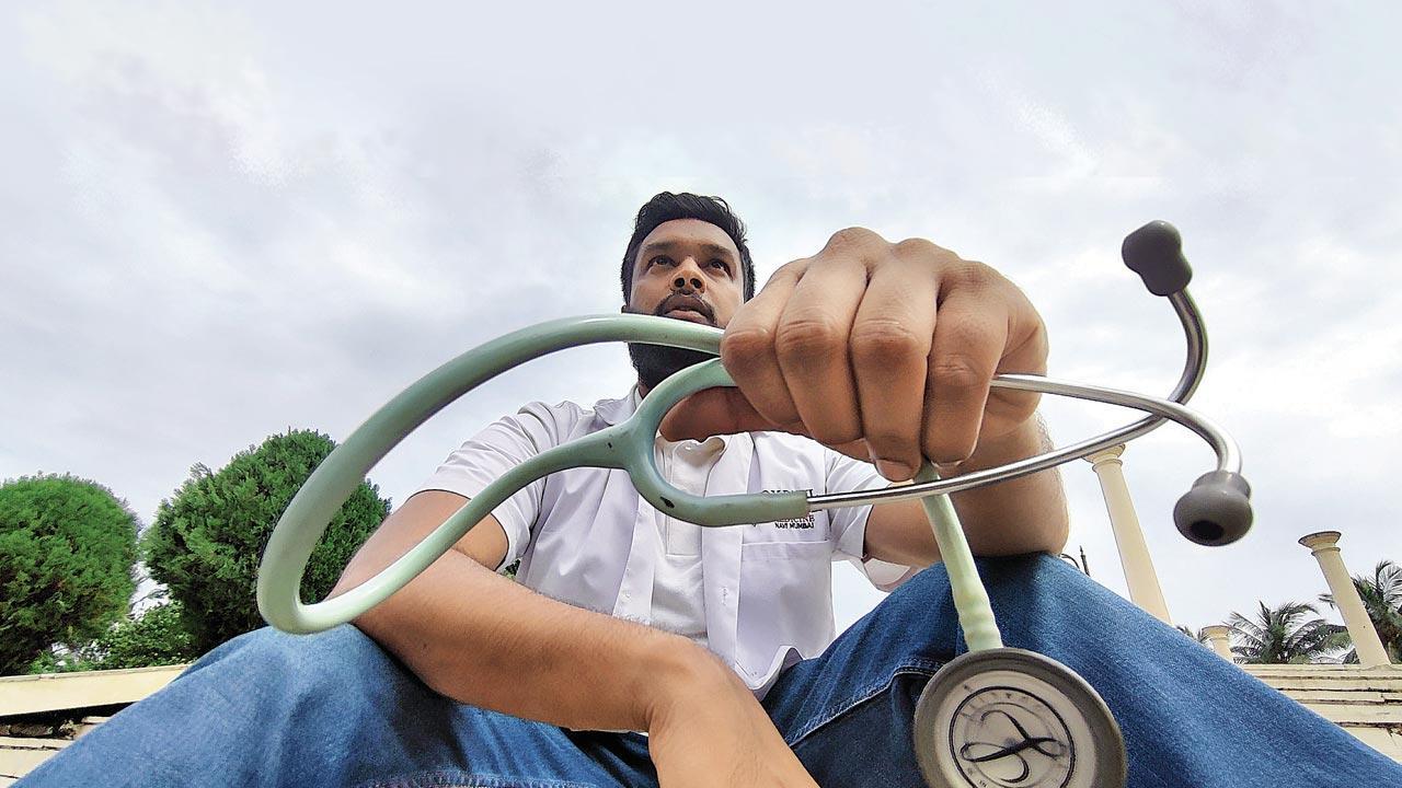 A mob blocked me, threatened to set me on fire: Doctor