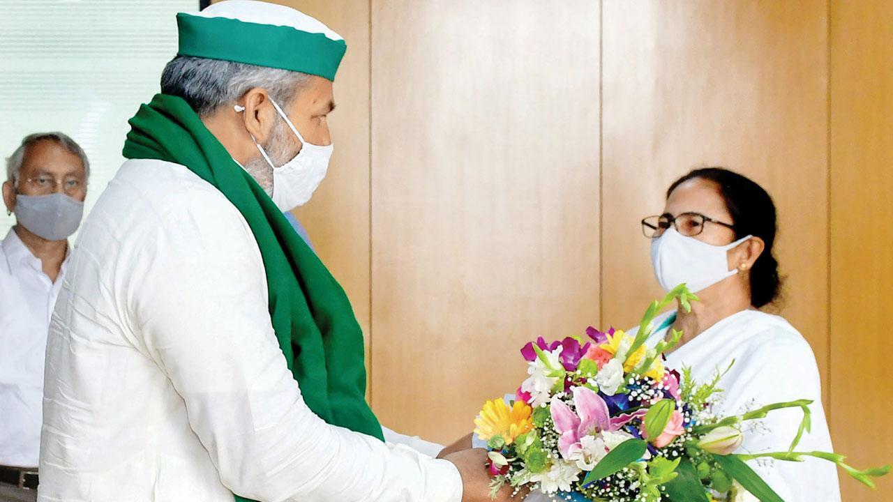 Over talks with farmers, Congress says central govt drunk on power