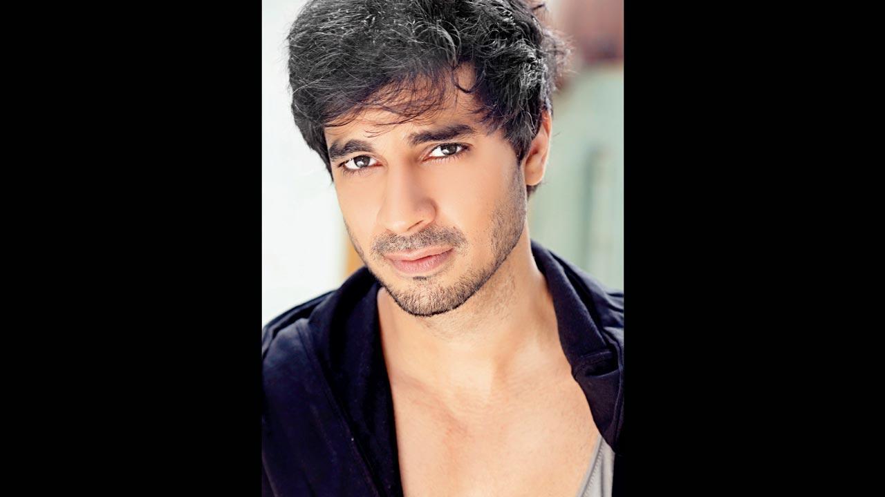 Home calling! Tahir Raj Bhasin to meet his parents after over a year