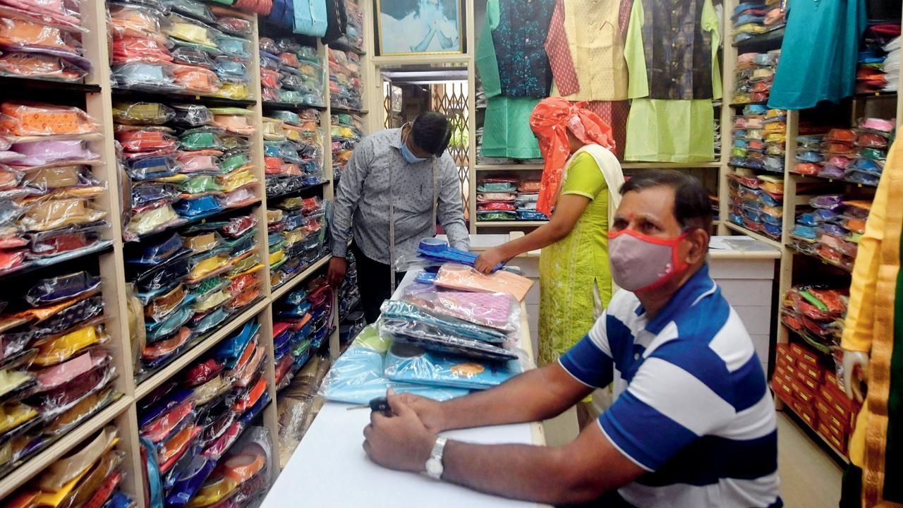 Maharashtra: Retailers unite, approach central govt for relief