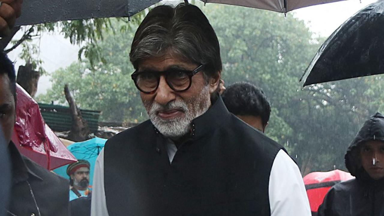 See post: Amitabh Bachchan shares Monday motivation post as he 'drives back to work'
