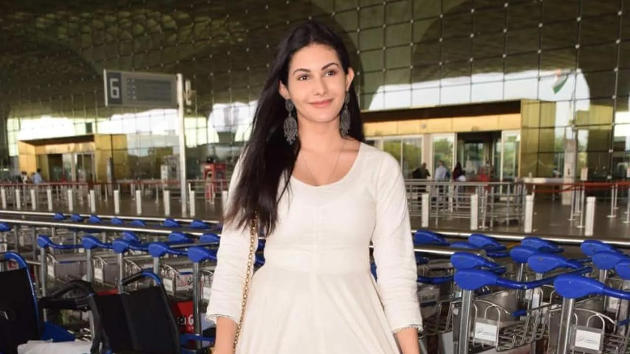 Amyra Dastur on father's Covid experience: Will never forget feeling of utter terror