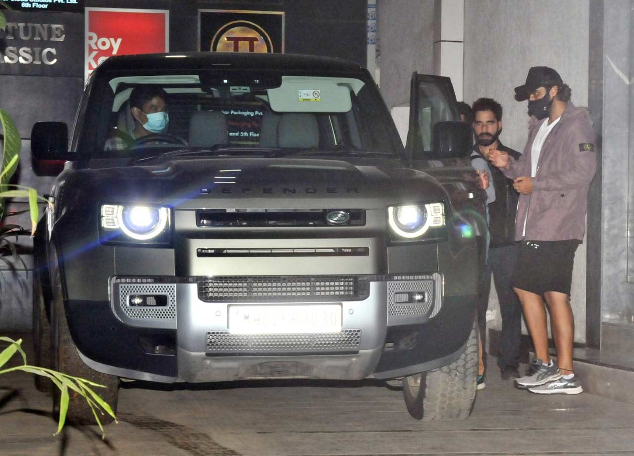 Arjun Kapoor was also spotted at the gym in Bandra, Mumbai. It seems like the actors are back to the grind as soon as the lockdown rules have been eased down.