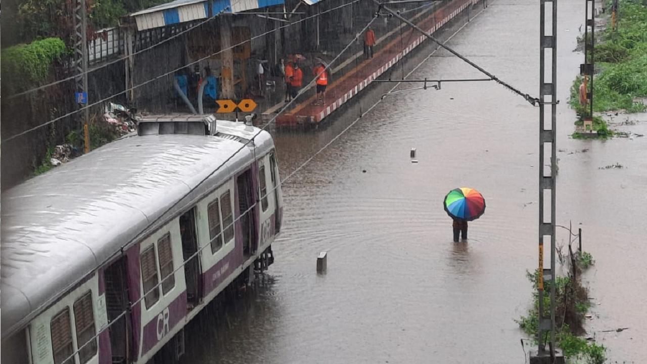 Mumbai: Not enough support from railways, says mayor on waterlogging; CR refutes claim