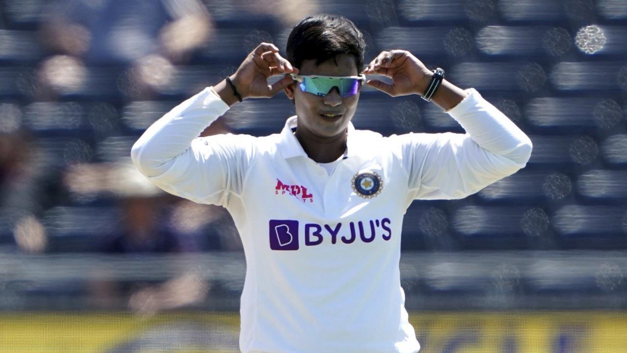 Women's Test: Spinners script India's fights back, England end Day 1 at 269/6