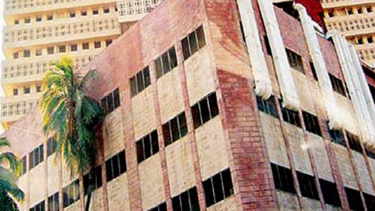 34-year-old 'green fungus' patient airlifted to Mumbai from Indore