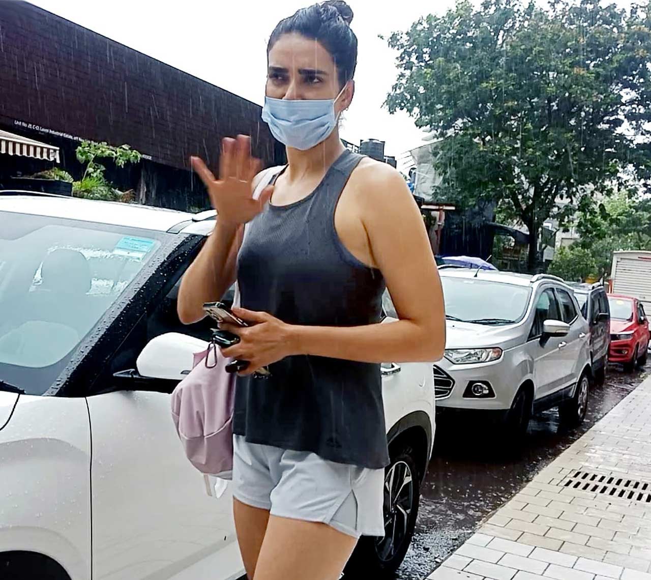 Karishma Tanna posed for the paparazzi as she was out for a daily stroll near her vicinity. 