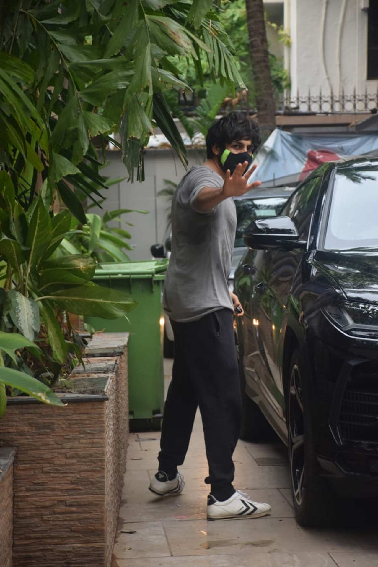 Kartik Aaryan waved at the paparazzi when spotted in Mumbai. Currently, the actor is using social media to amplify leads and generate funds for COVID patients. Kartik has also been urging everyone to help the needy while making generous contributions himself.