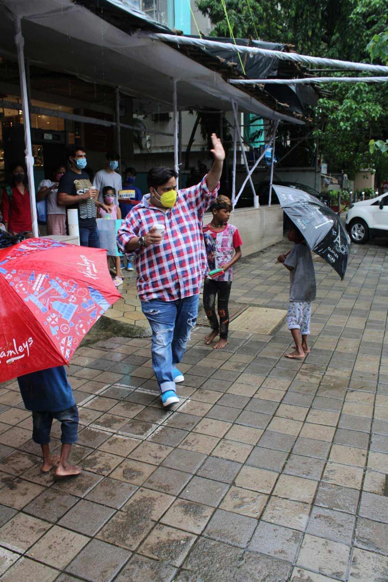 Kiku Sharda was also spotted in Bandra, Mumbai.