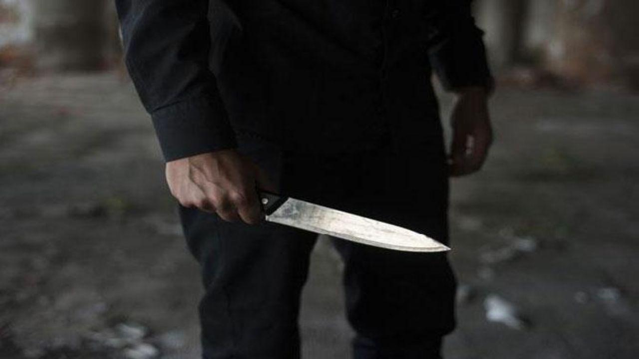 Nagpur: Man reaches police station with knife stuck in stomach