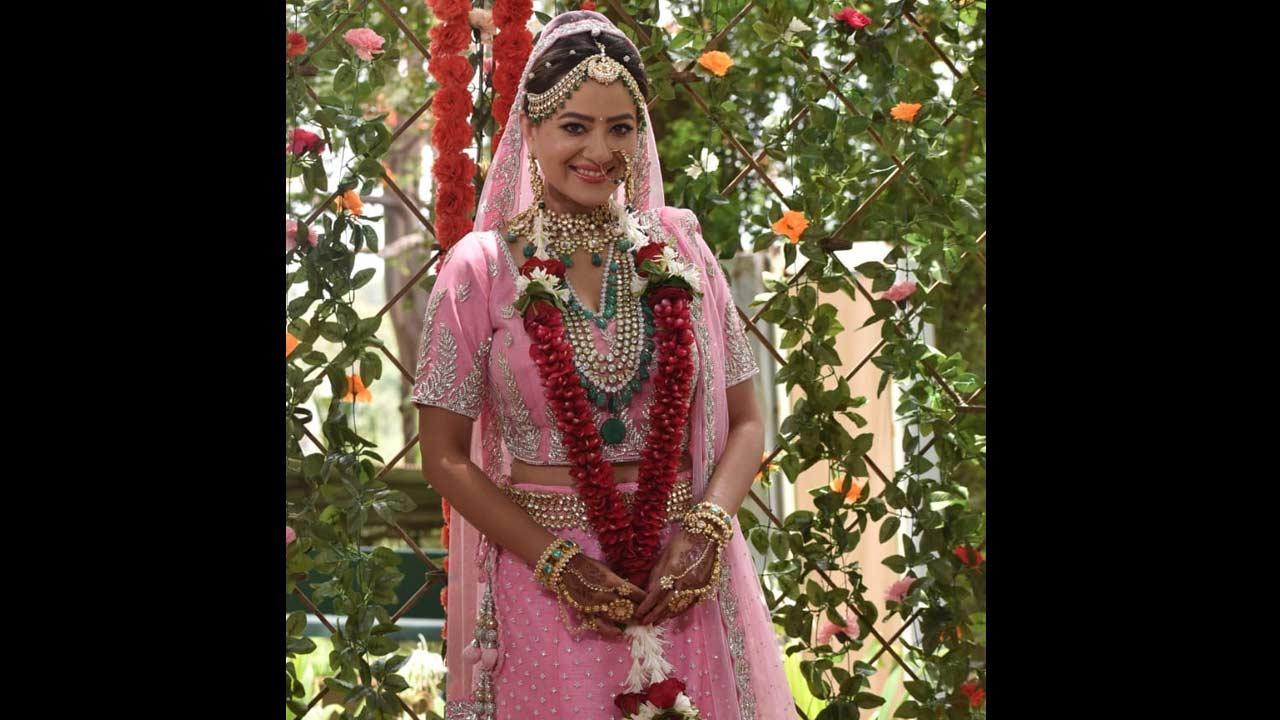 Madalsa Sharma wore a 10-kilo lehenga for wedding scene in 'Anupamaa'