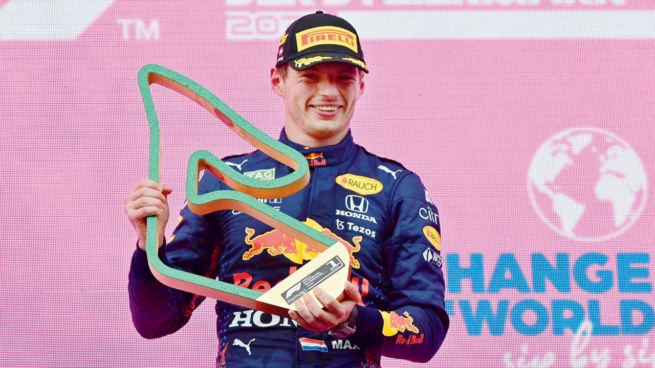 Max Verstappen cruises to victory at Styrian GP to extend lead at top