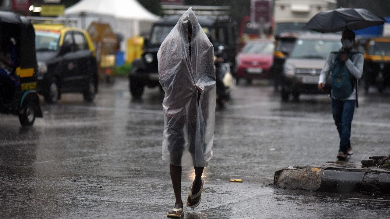 Mumbai: IMD issues orange alert with heavy rain forecast at isolated places