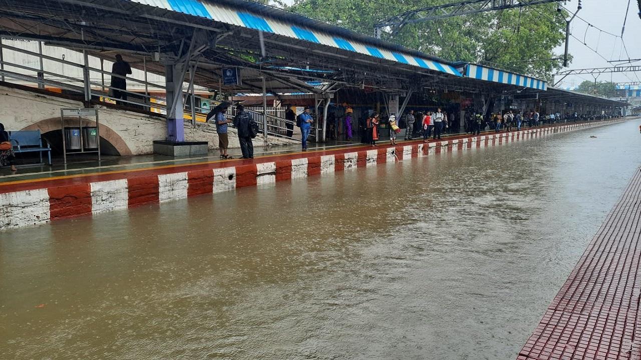 Mumbai Rains: Central and Harbour line local trains suspended; BEST buses diverted due to water logging
