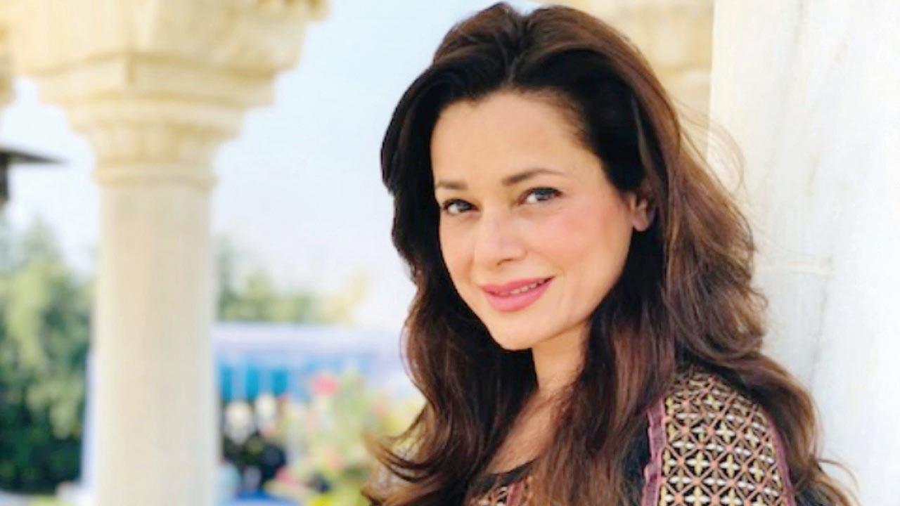Neelam Kothari on signing a detox wellness programme: Win-win if I lose couple of pounds