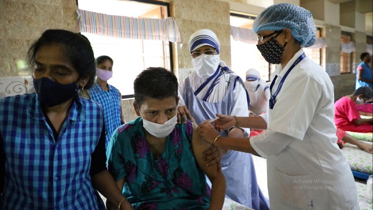 Covid-19 vaccination: NMMC takes jabs to old and fragile at care homes