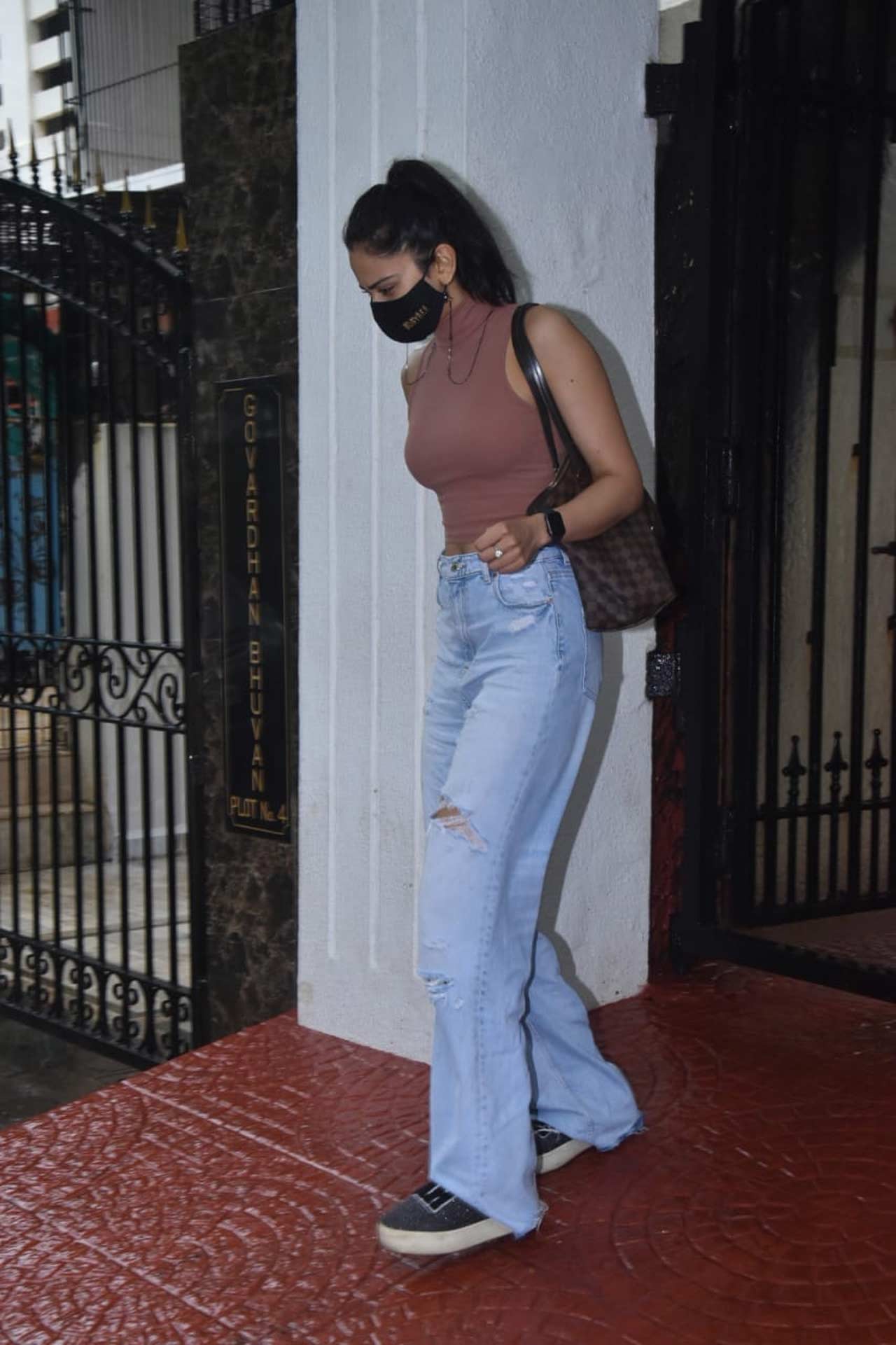 Rakul Preet Singh, who was snapped at Luv Ranjan's residence in Juhu, sported a beige coloured top, paired with basic denim during the outing. Rakul Preet Singh will next be seen in Ajay Devgn's directorial 'Mayday', alongside Ajay and Amitabh Bachchan. Rakul also has Anubhuti Kashyap's campus comedy-drama 'Doctor G'. 