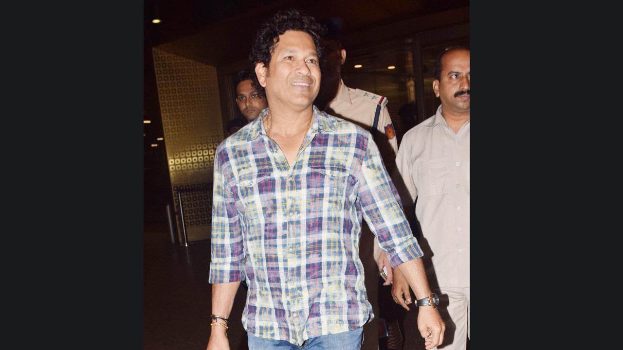 Sachin Tendulkar shares throwback photo; says, 'forever grateful to my parents'