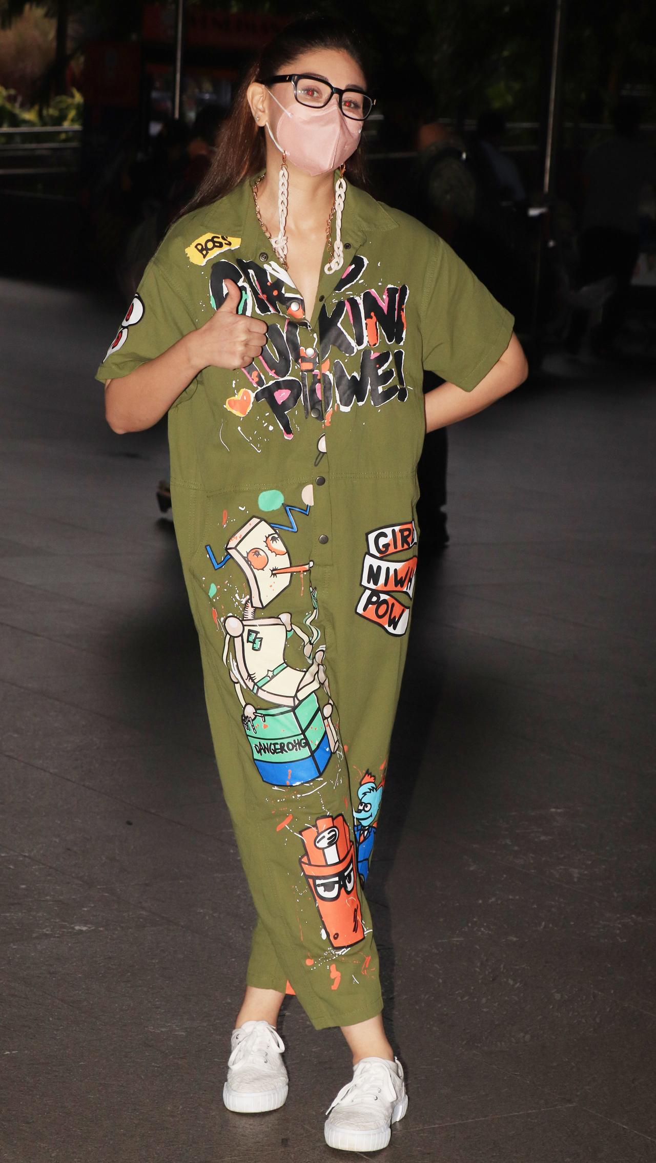 Shefali Jariwala was dressed in an olive-green jumpsuit, paired with white sneakers. The funky print on the jumpsuit really looked cool and Shefali pulled it off very well.