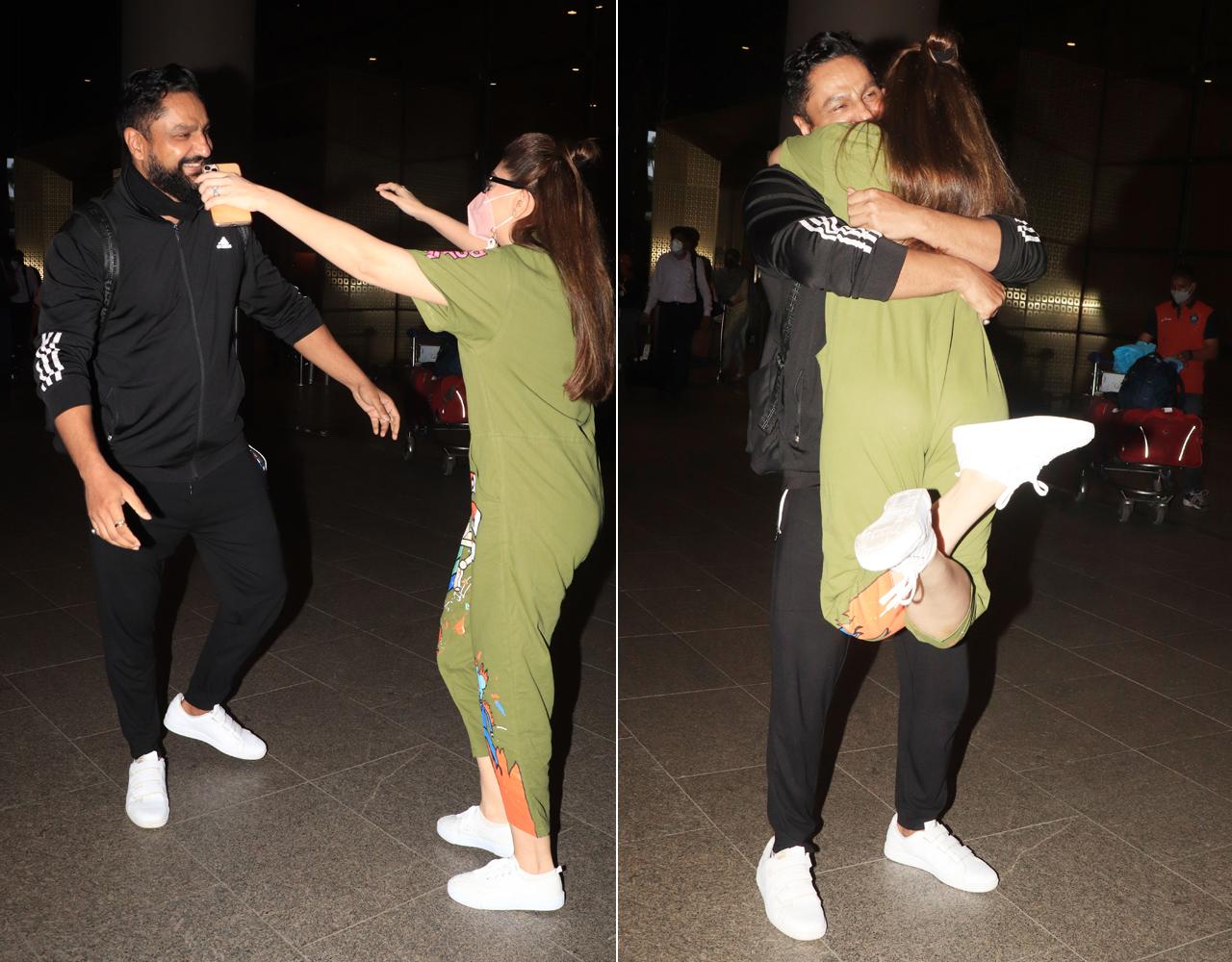 Actress Shefali Jariwala decided to give a surprise to her husband, Parag Tyagi as she showed up at Mumbai airport to receive him. Parag arrived from Agra, where he was shooting for his TV show - 'Shakti - Astitva Ke Ehsaas Ki'.