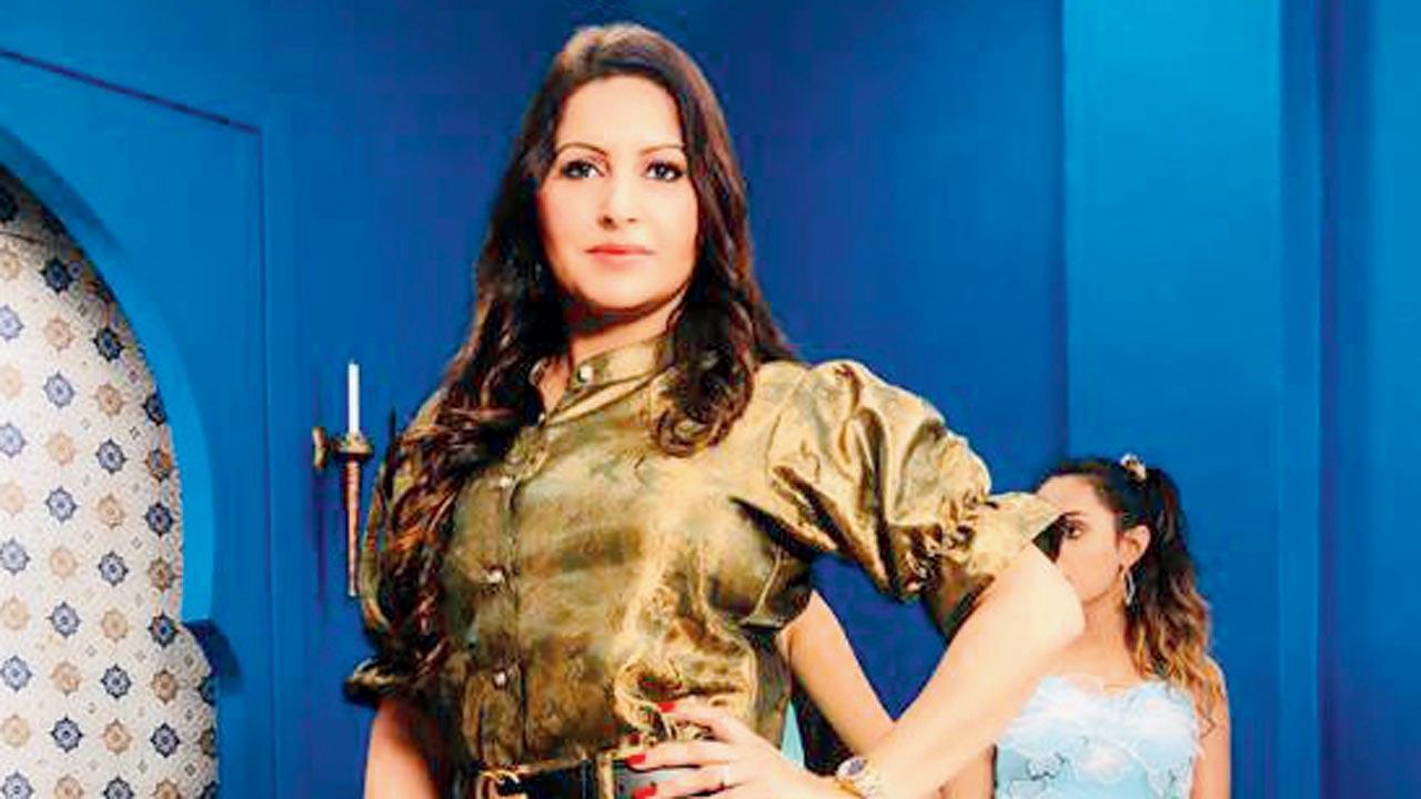 Sonali Phogat shakes leg on Sapna Choudhary's 'Ghunghroo'; shares the reel